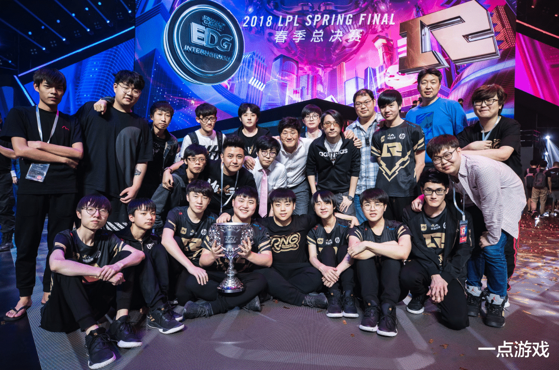 红牛二队绝杀迈凯伦，周冠宇状态火热