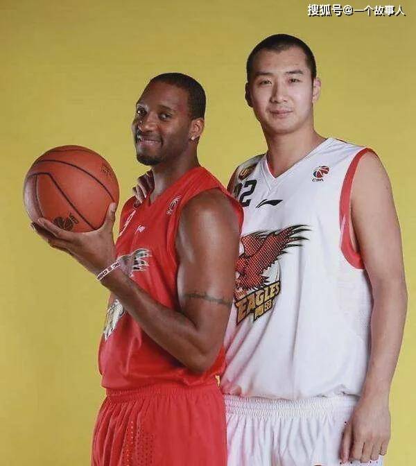 辽宁队险胜马刺，王哲林统治全场