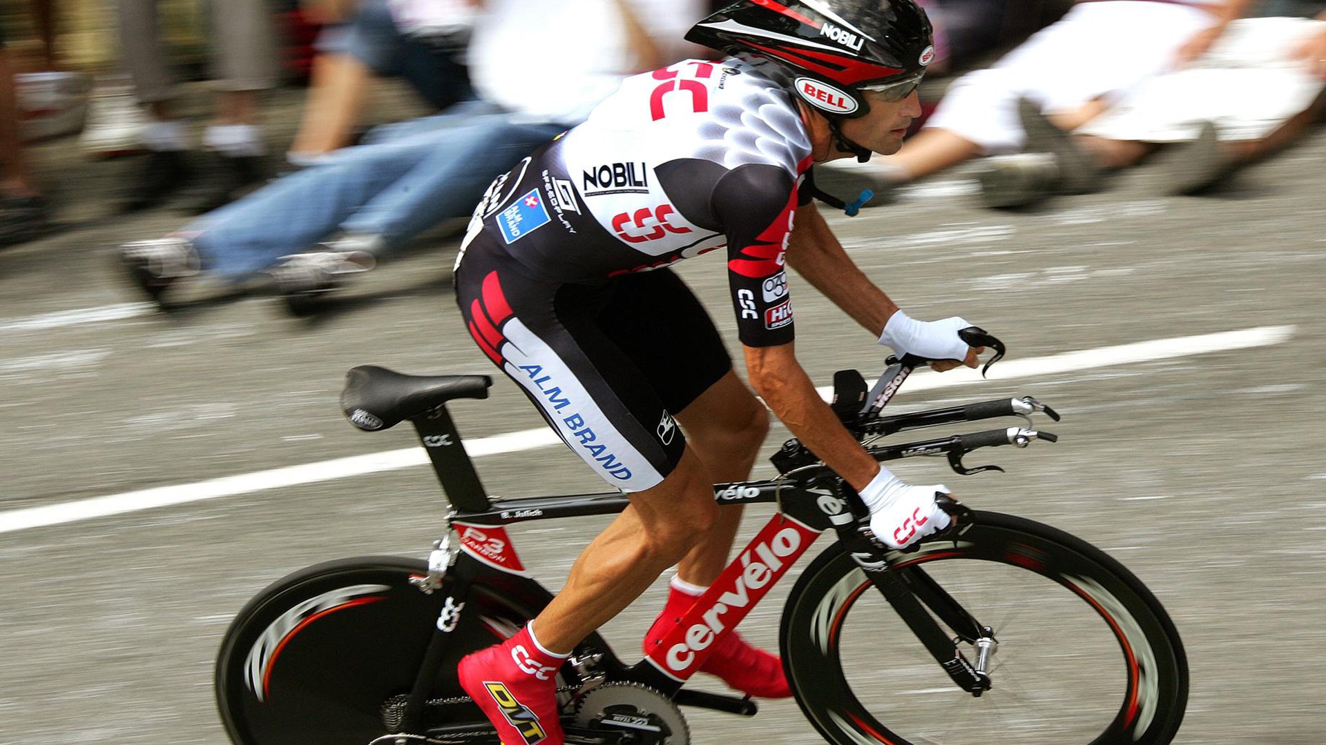 尼克斯客场碾碎独行侠，三球拉梅洛·鲍尔攻防一体展现超级巨星统治力